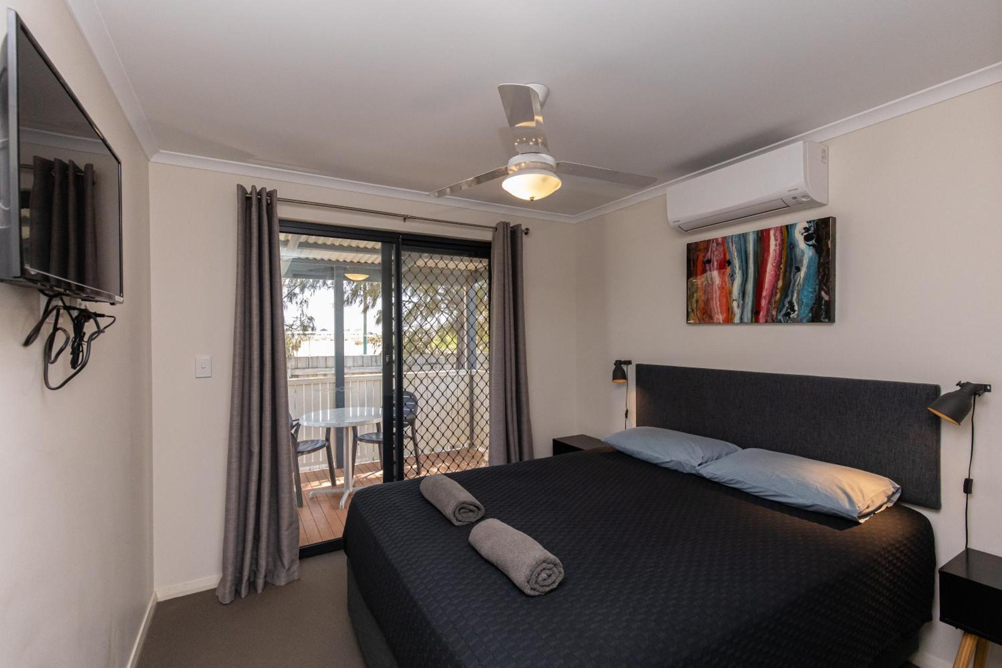 Jurien Bay Tourist Park Hotel Bagian luar foto