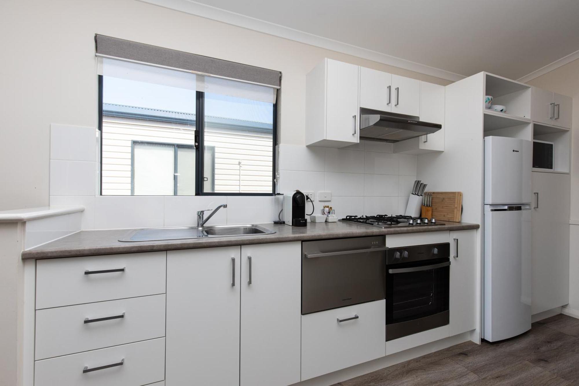 Jurien Bay Tourist Park Hotel Bagian luar foto