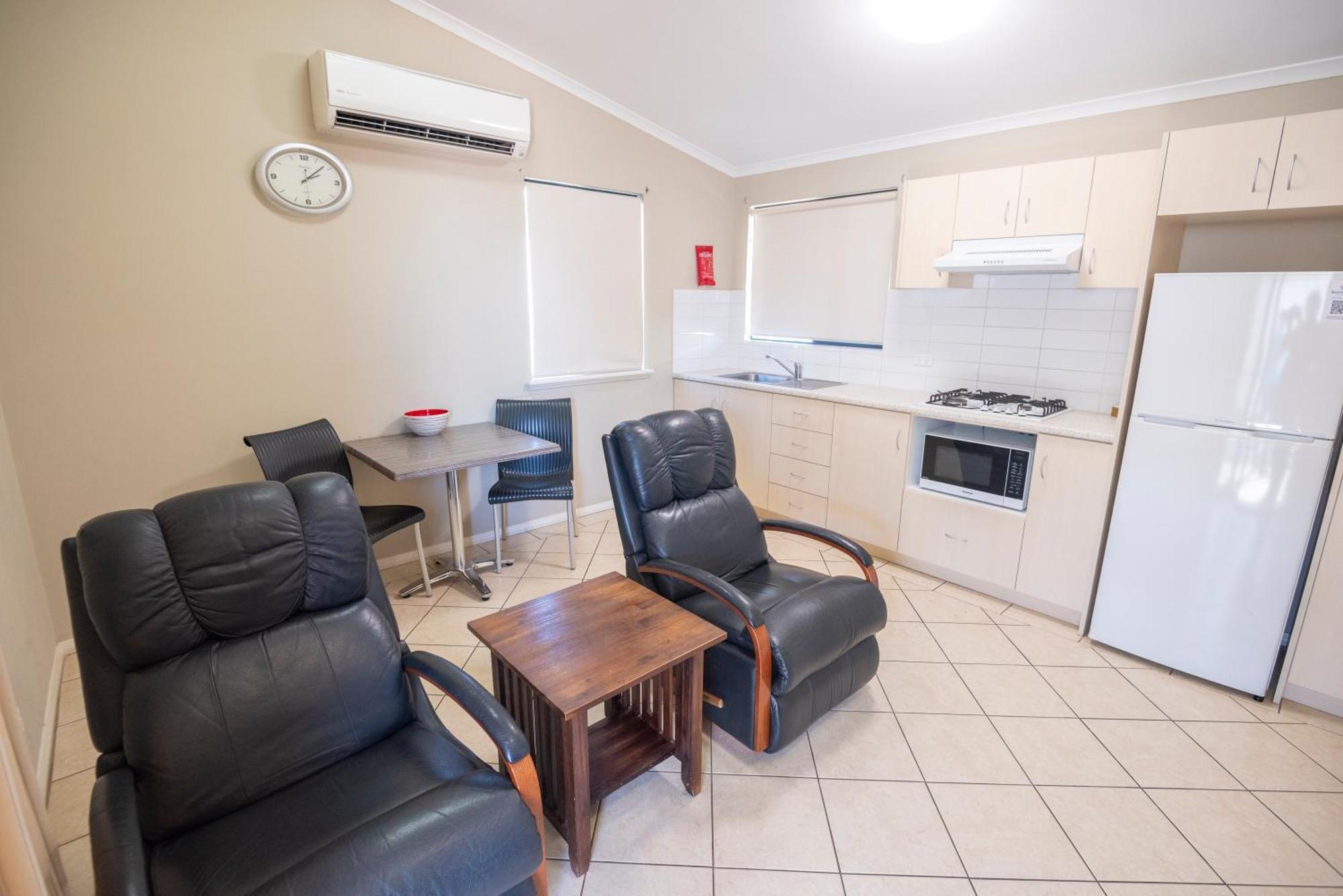 Jurien Bay Tourist Park Hotel Bagian luar foto