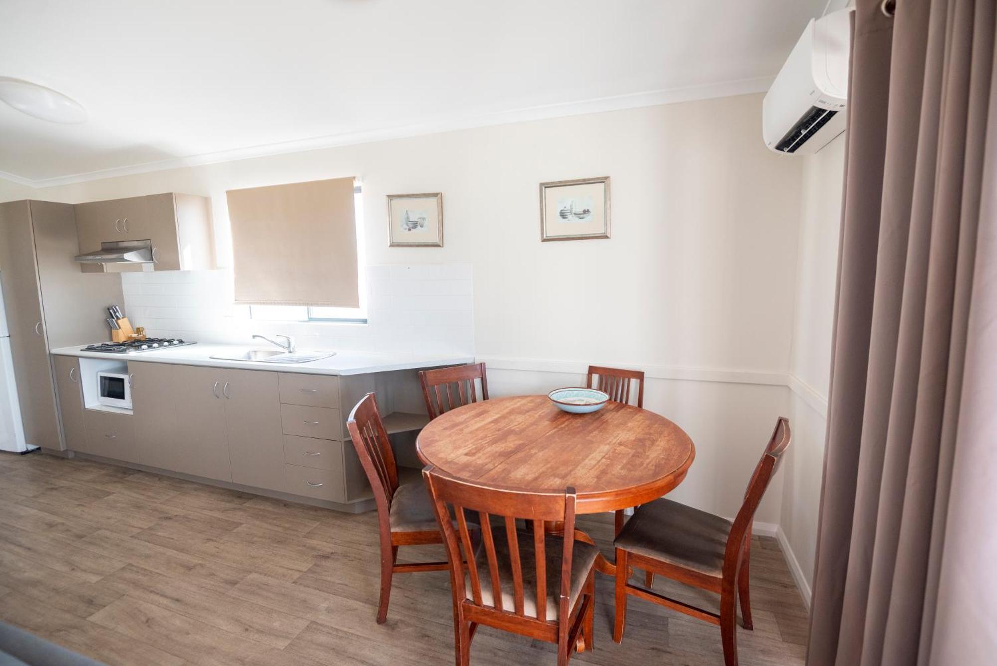 Jurien Bay Tourist Park Hotel Bagian luar foto