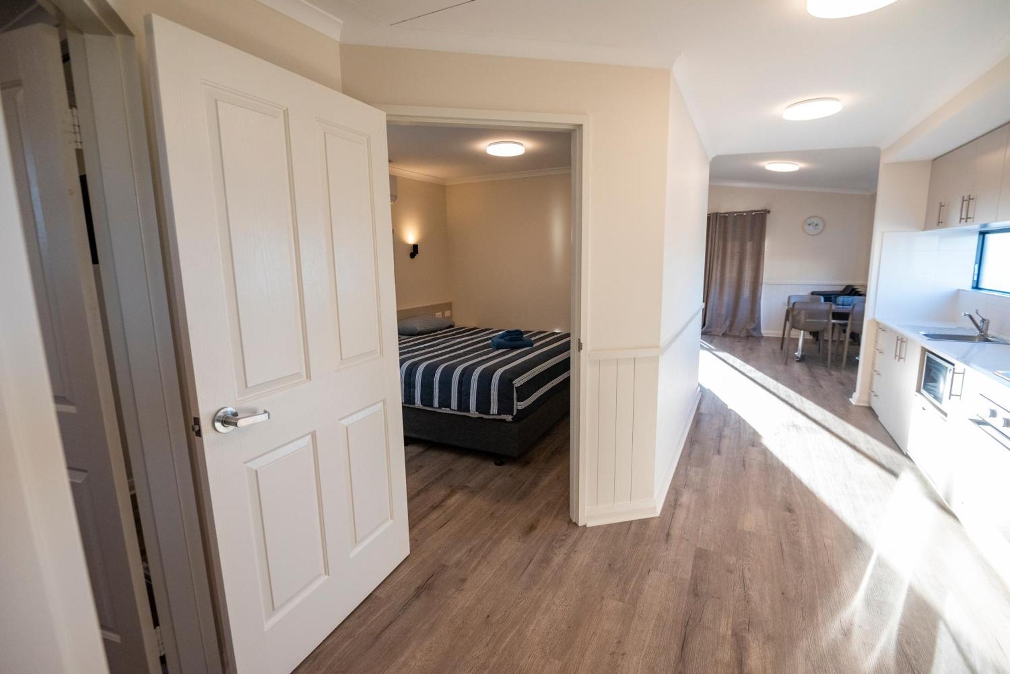 Jurien Bay Tourist Park Hotel Bagian luar foto