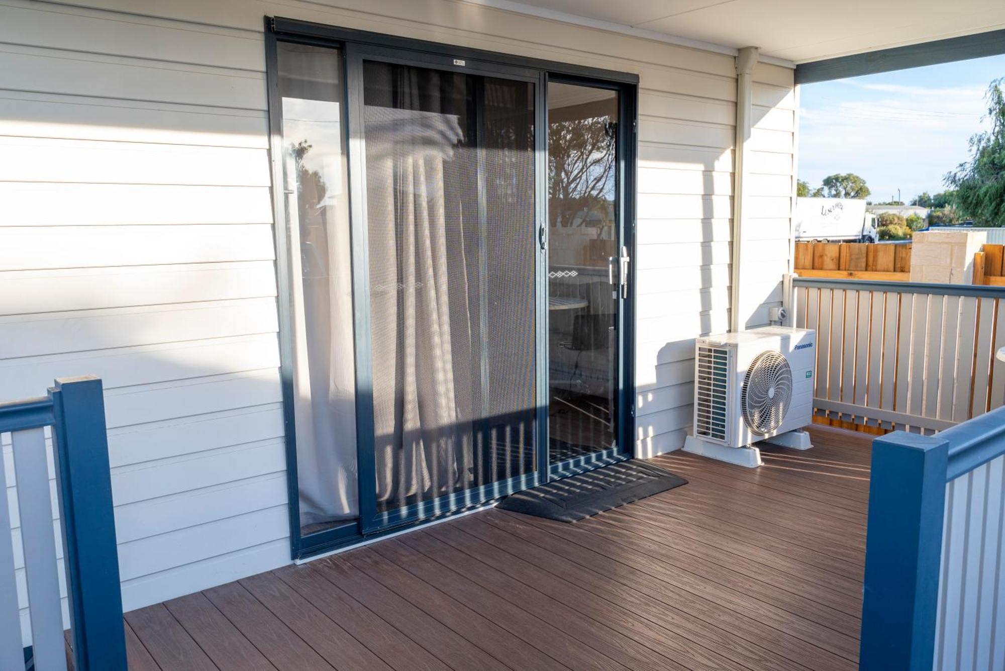 Jurien Bay Tourist Park Hotel Bagian luar foto