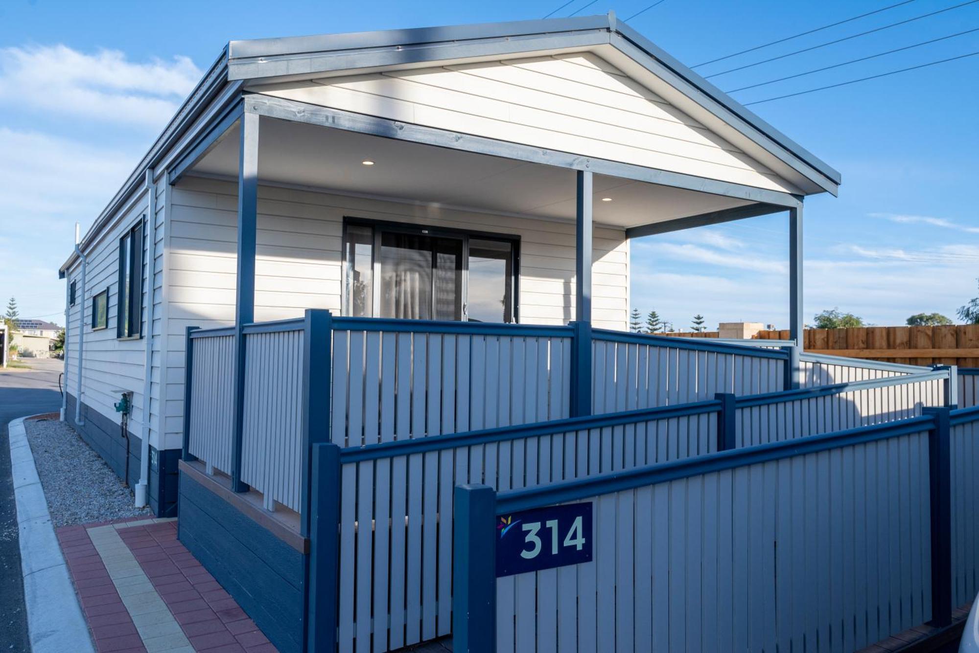 Jurien Bay Tourist Park Hotel Bagian luar foto
