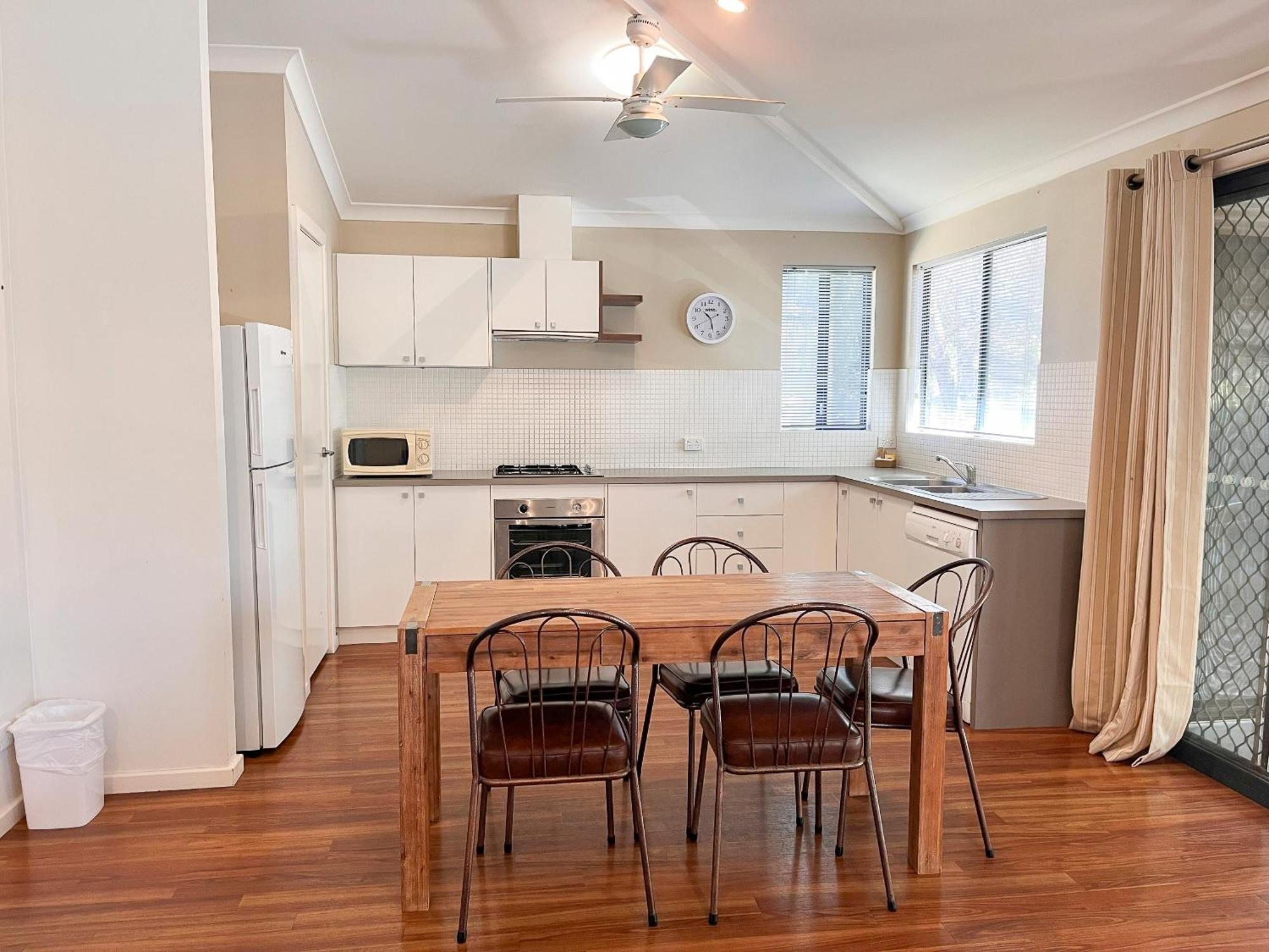 Jurien Bay Tourist Park Hotel Bagian luar foto