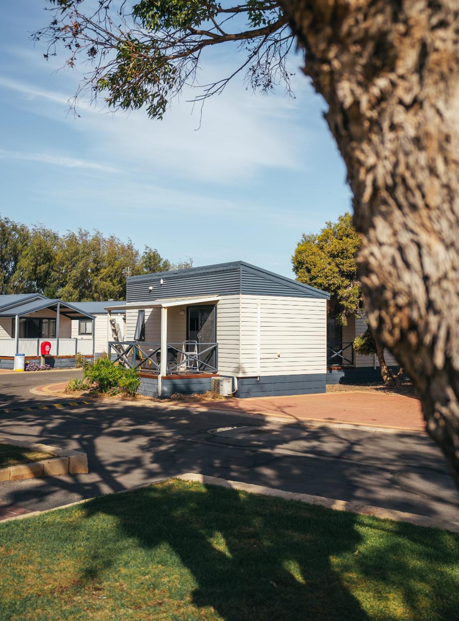 Jurien Bay Tourist Park Hotel Bagian luar foto
